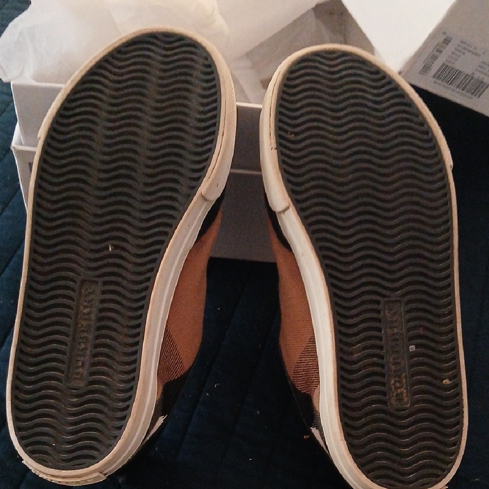 Burberry Kids Leather and Check Velcro Sneakers in Black and Tan - Picture 2 of 11